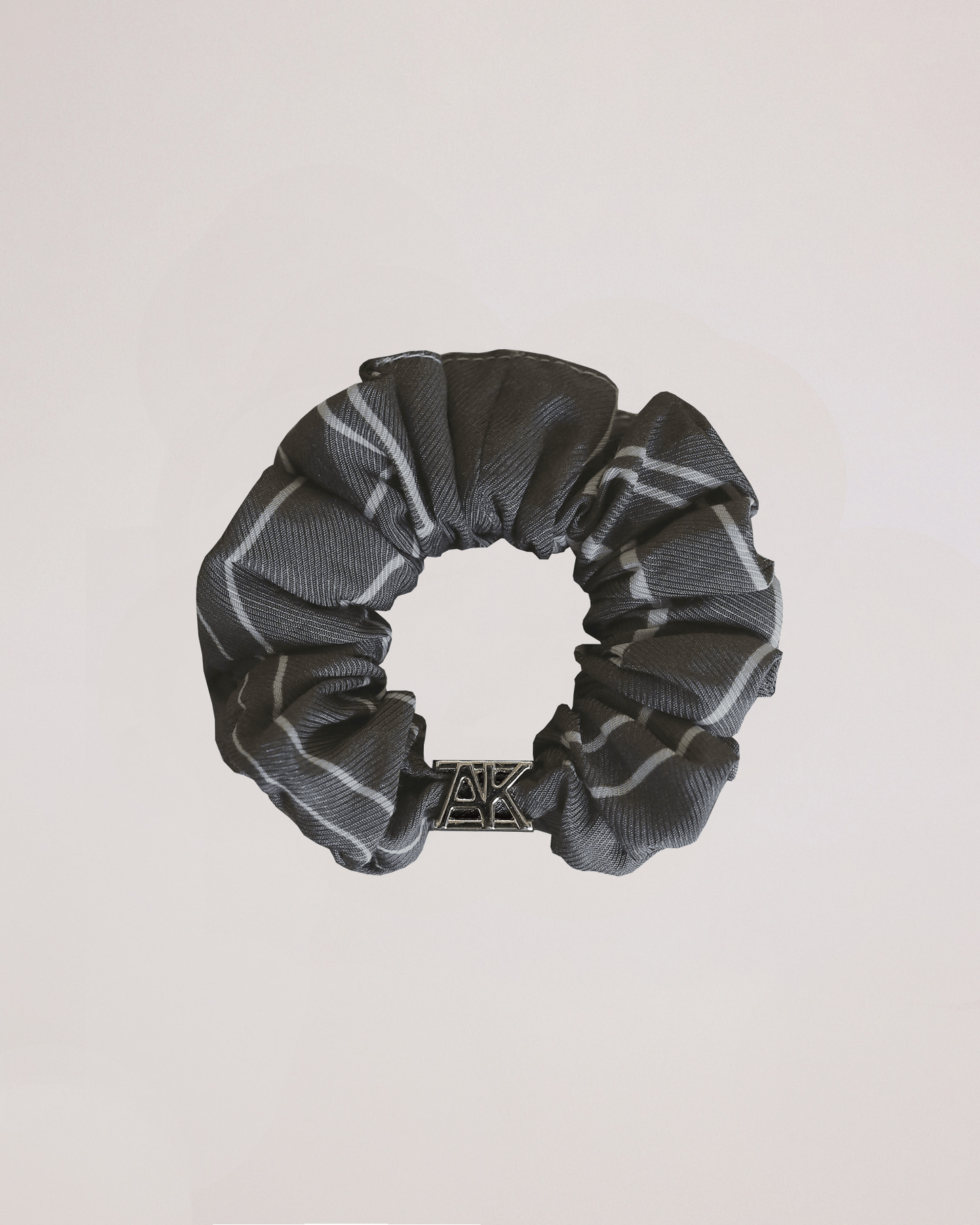 Scrunchie PONY - by Aylin Koenig