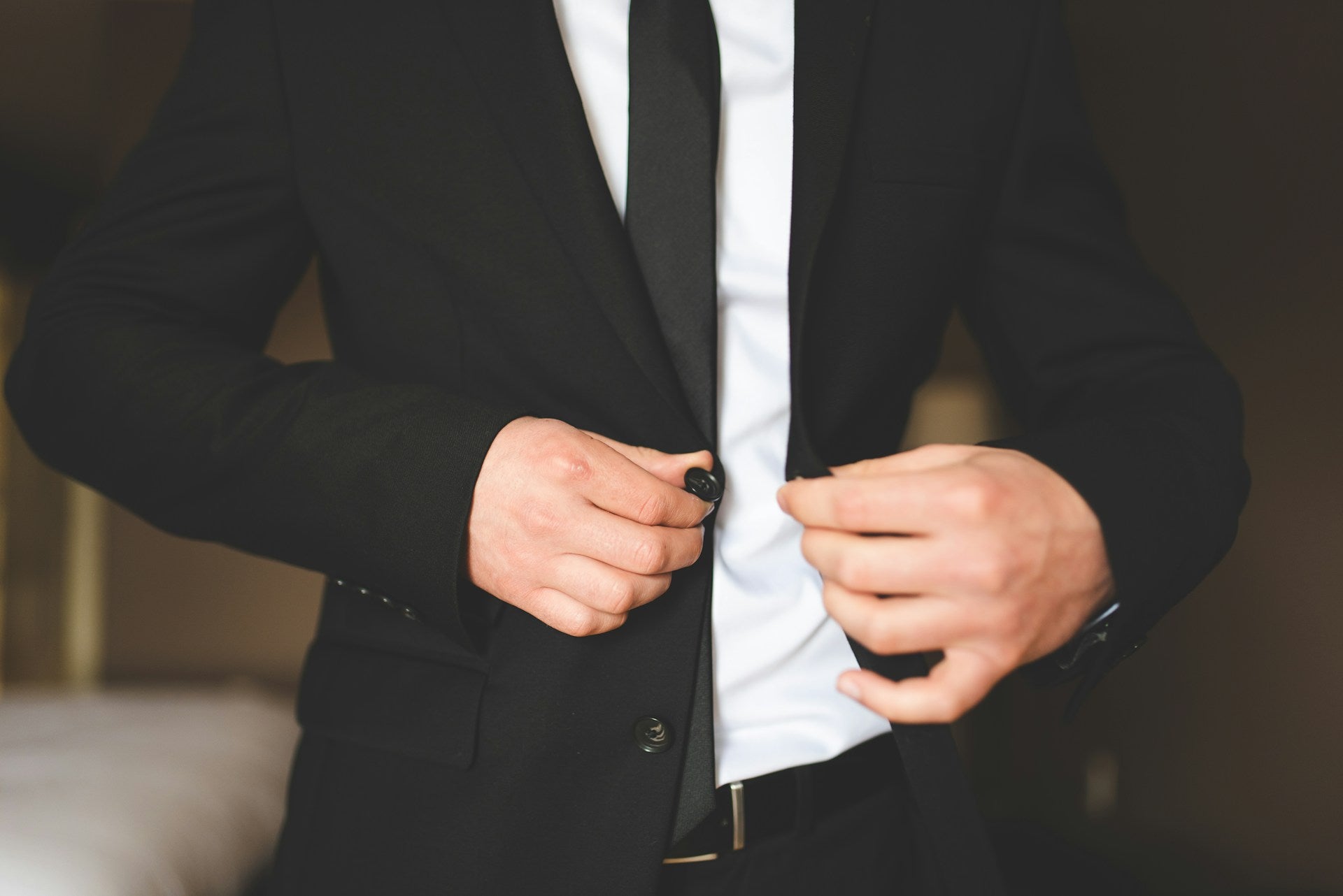 Black Tie Dresscode: Tipps für einen eleganten Auftritt - by Aylin Koenig
