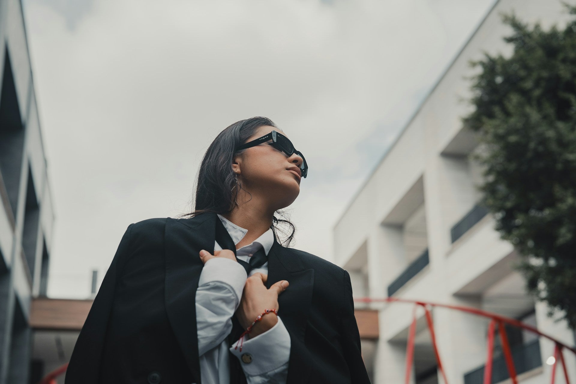 Casual Business Look Damen: Eleganz trifft Komfort - by Aylin Koenig