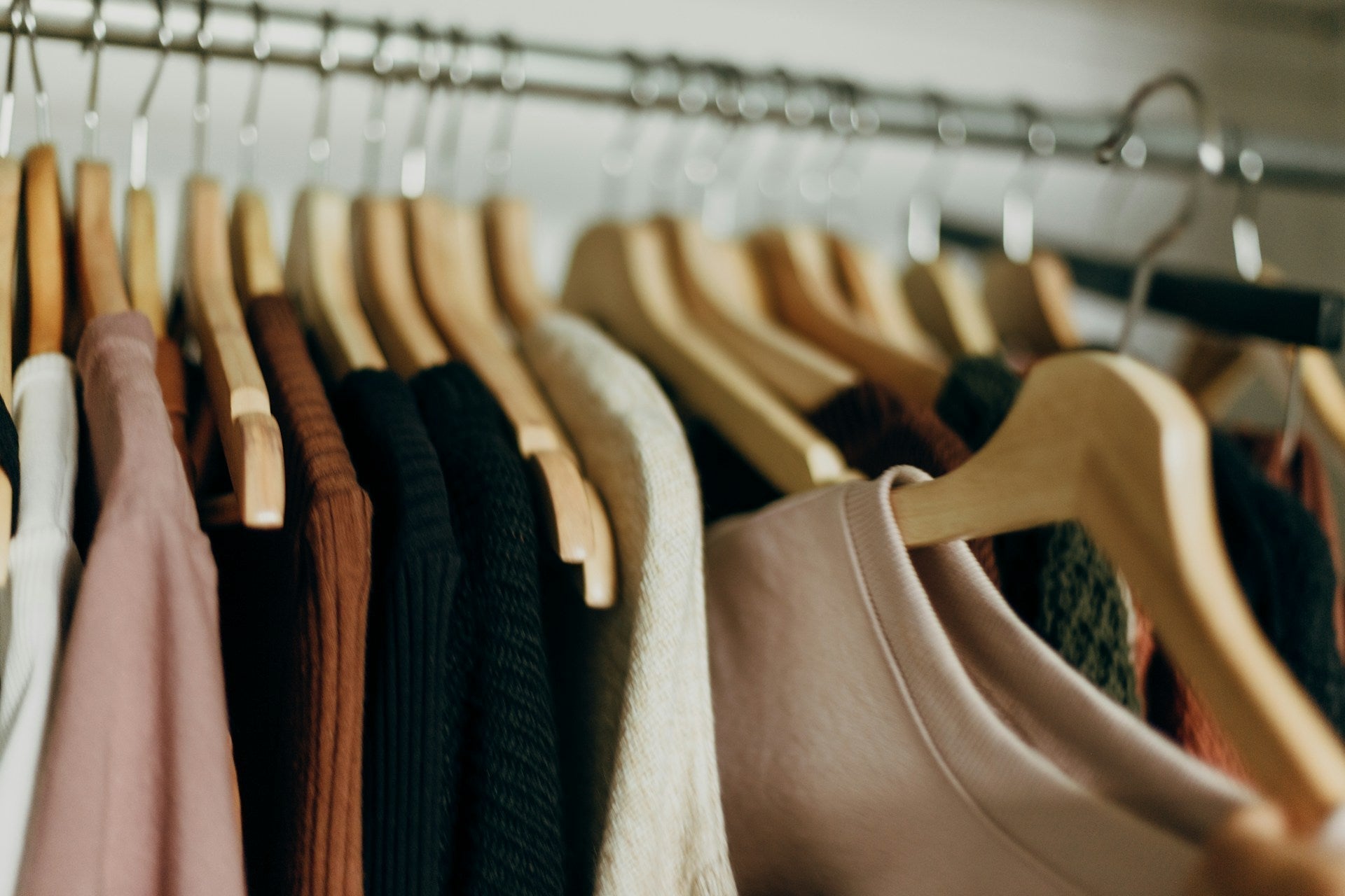 Die besten Slow Fashion Beispiele für jeden Geldbeutel - by Aylin Koenig