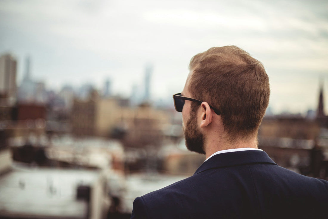 Business Casual Dress Code: Mistakes to Avoid by Aylin Koenig Business Casual Dress Code: Mistakes to Avoid by Aylin Koenig