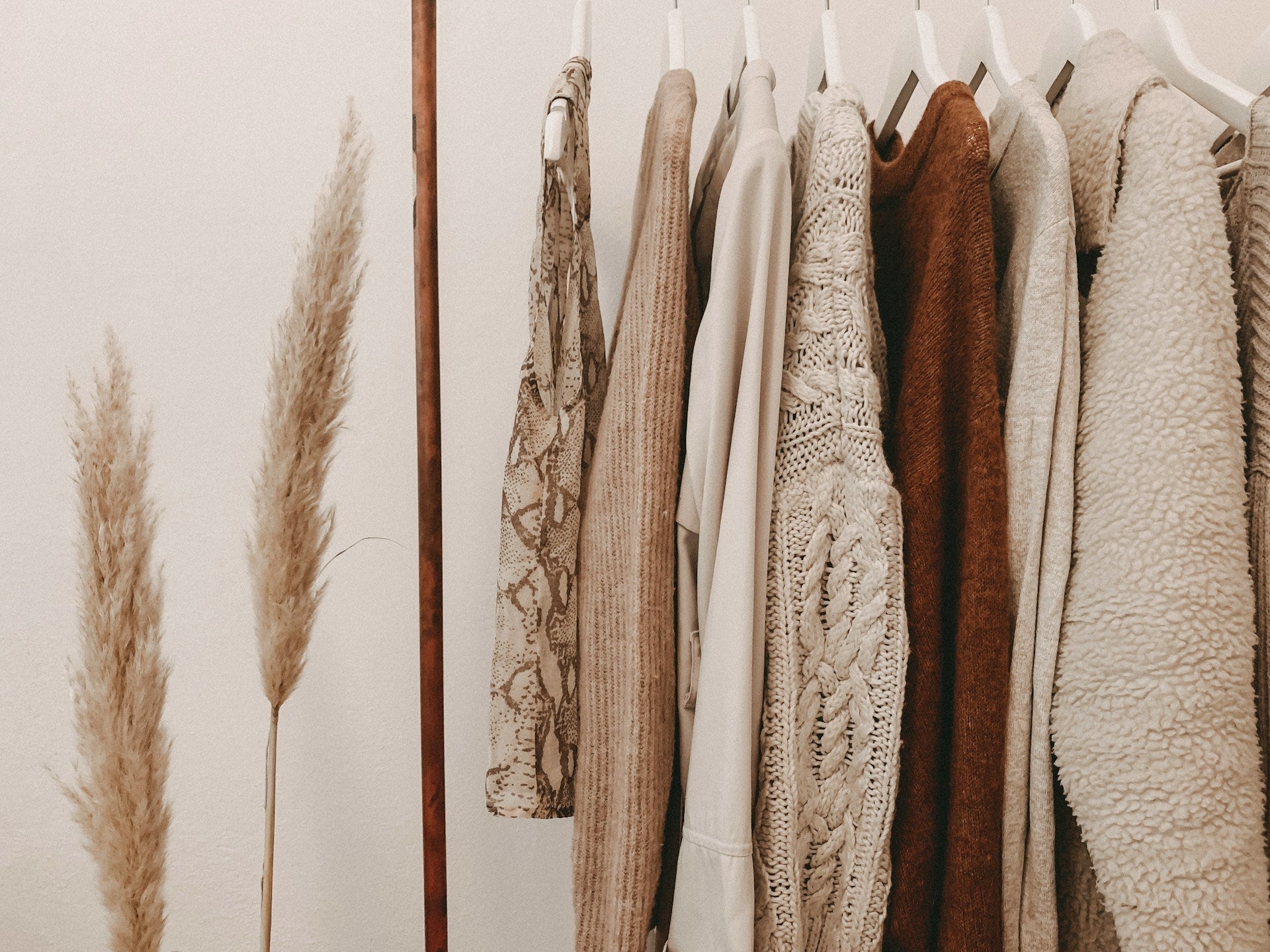 Nachhaltig durchstarten: Effektive Strategien gegen Fast Fashion - by Aylin Koenig