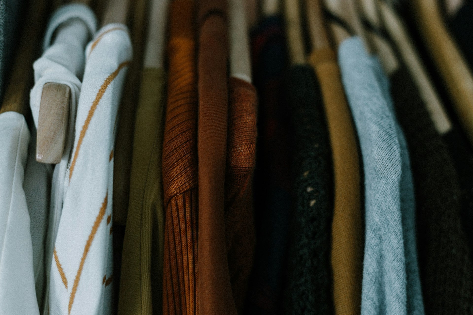 Slow Fashion Deutschland: Stilvoll und umweltbewusst leben - by Aylin Koenig