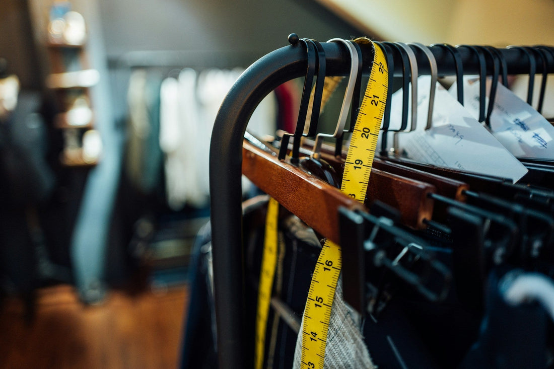 So beeinflusst die Fast Fashion Produktion unsere Umwelt - by Aylin Koenig