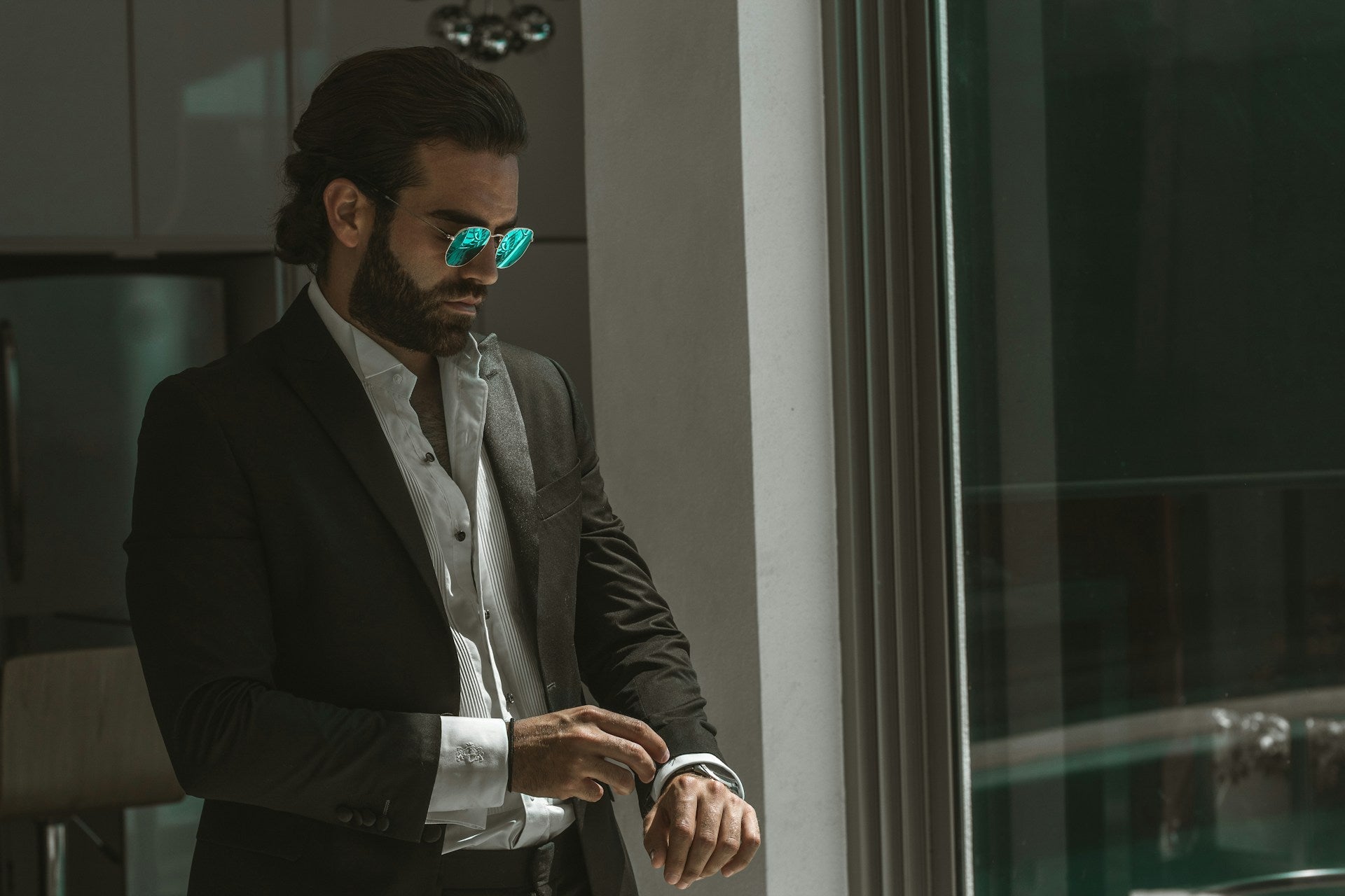 So gelingt der ideale casual business look im Büro - by Aylin Koenig