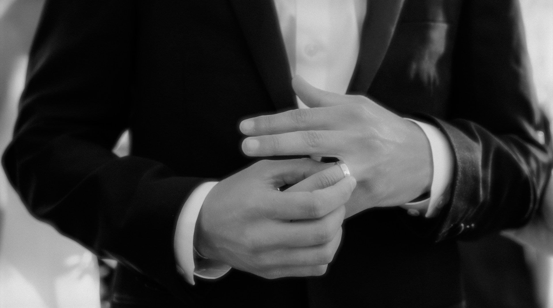 So kombinierst du Black Tie Shirts richtig für Events - by Aylin Koenig