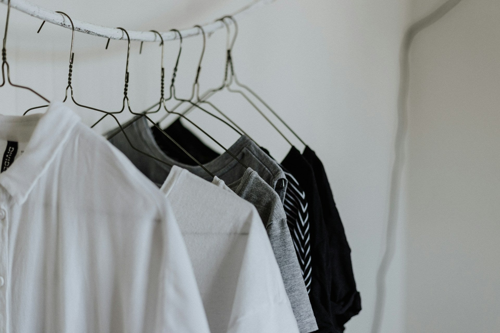 So unterstützt du die Slow Fashion Bewegung aktiv - by Aylin Koenig