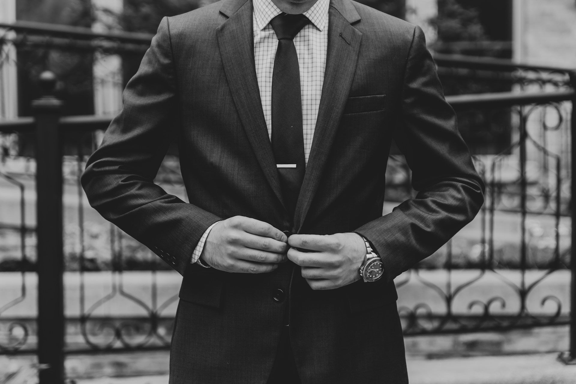 Verpasse nicht diese tollen Black Tie Dress Trends - by Aylin Koenig