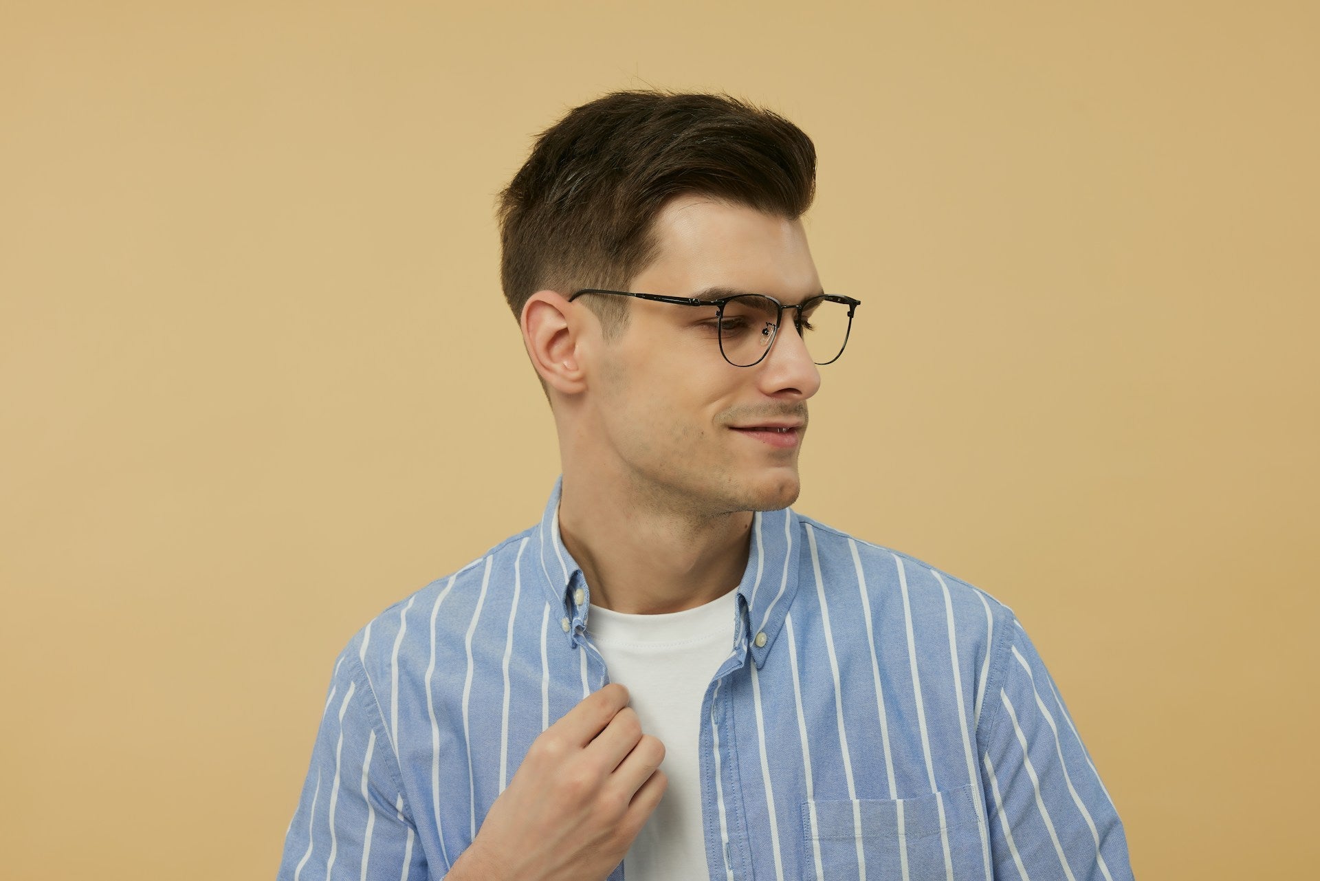 Wie man Smart Casual nachhaltig und schick kombiniert - by Aylin Koenig