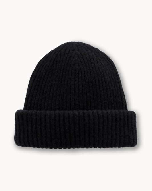 Beanie MOLLY (black) - by Aylin Koenig