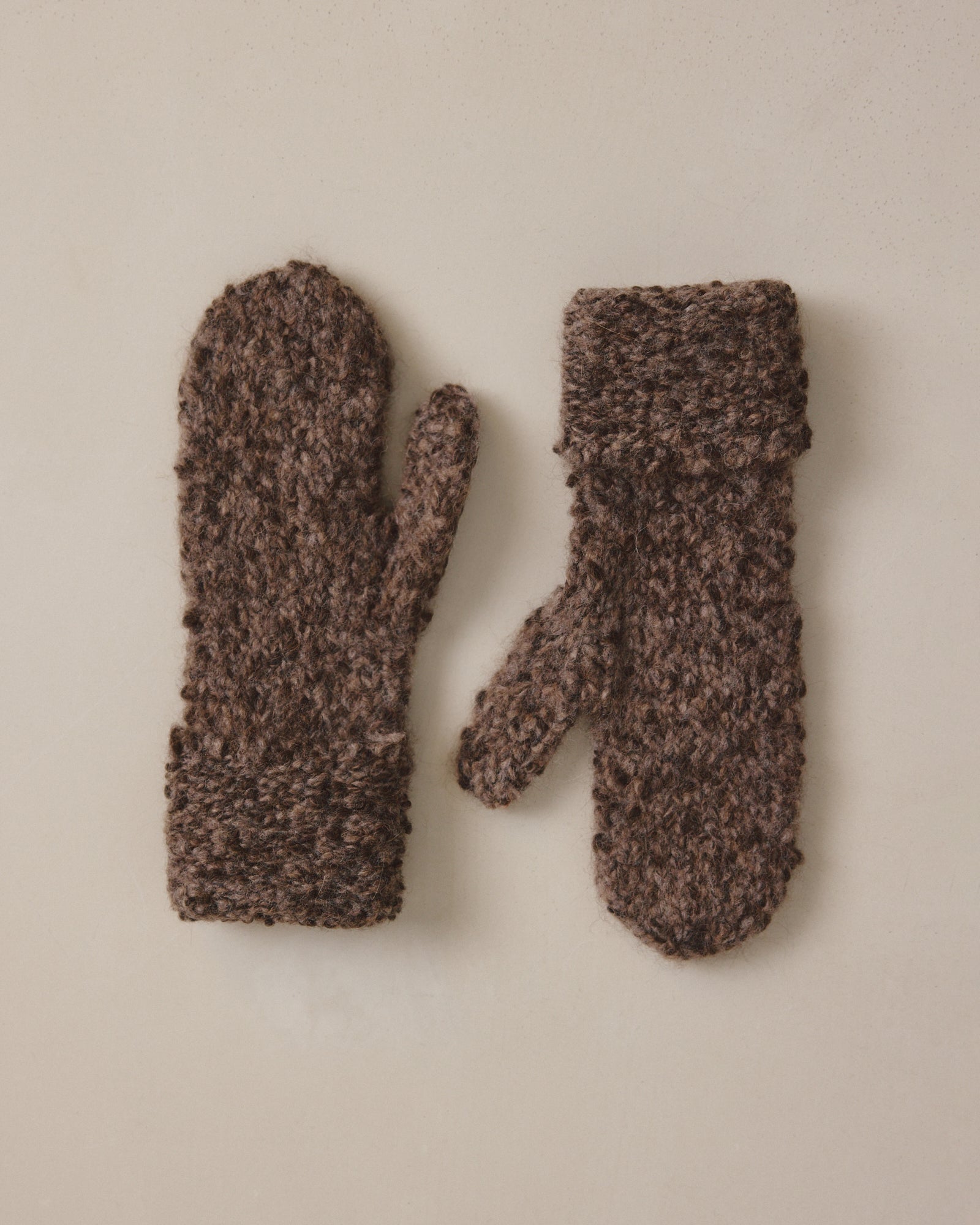 Fäustlinge NIL - by Aylin Koenig