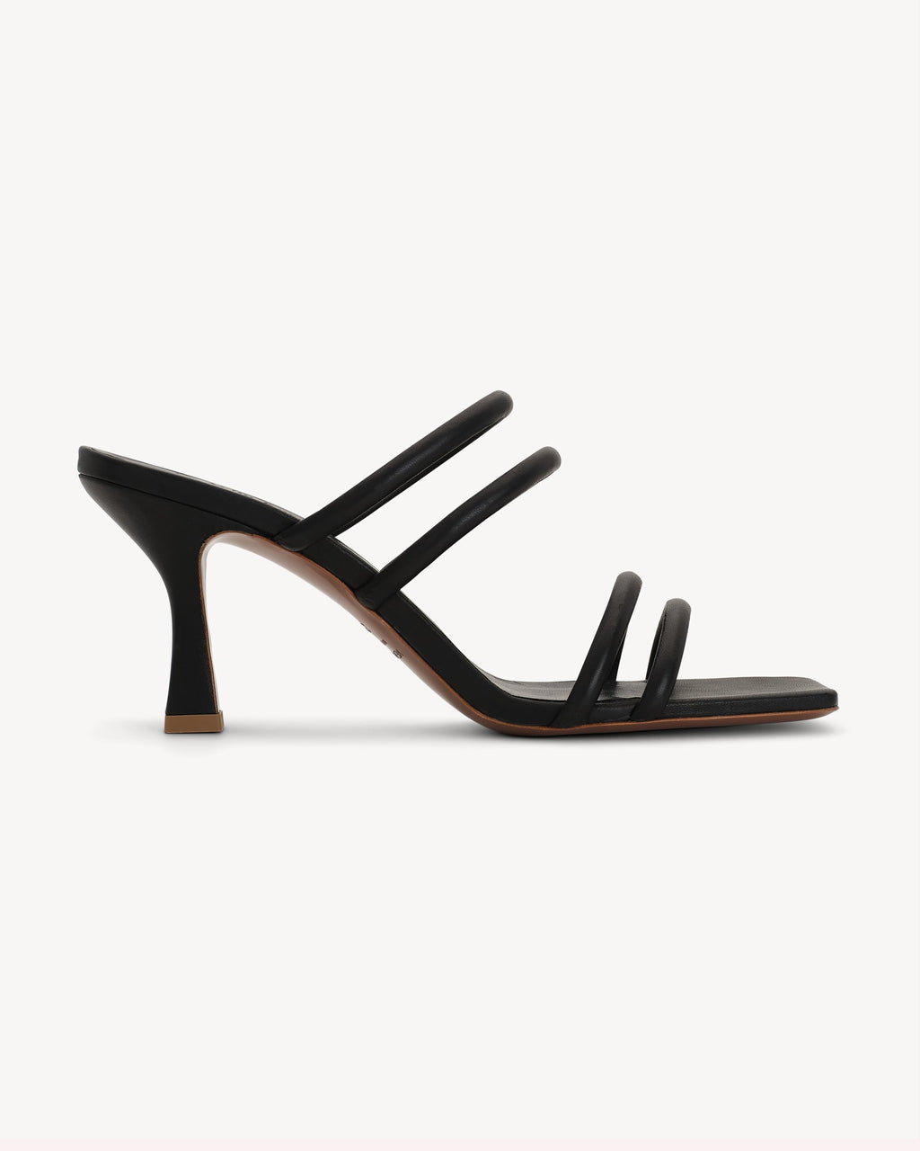 Heel EVE - by Aylin Koenig