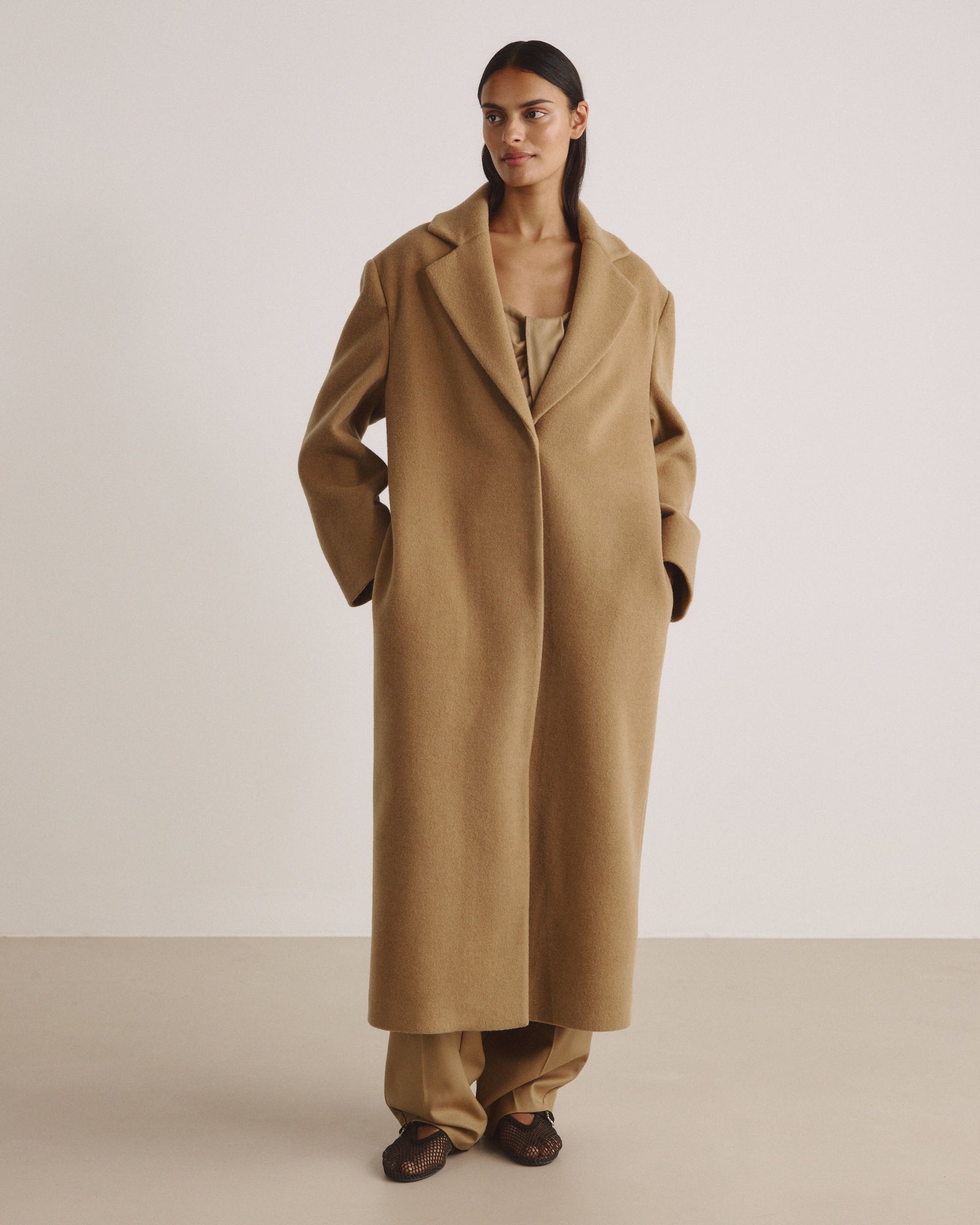 Coat BELLA - by Aylin Koenig