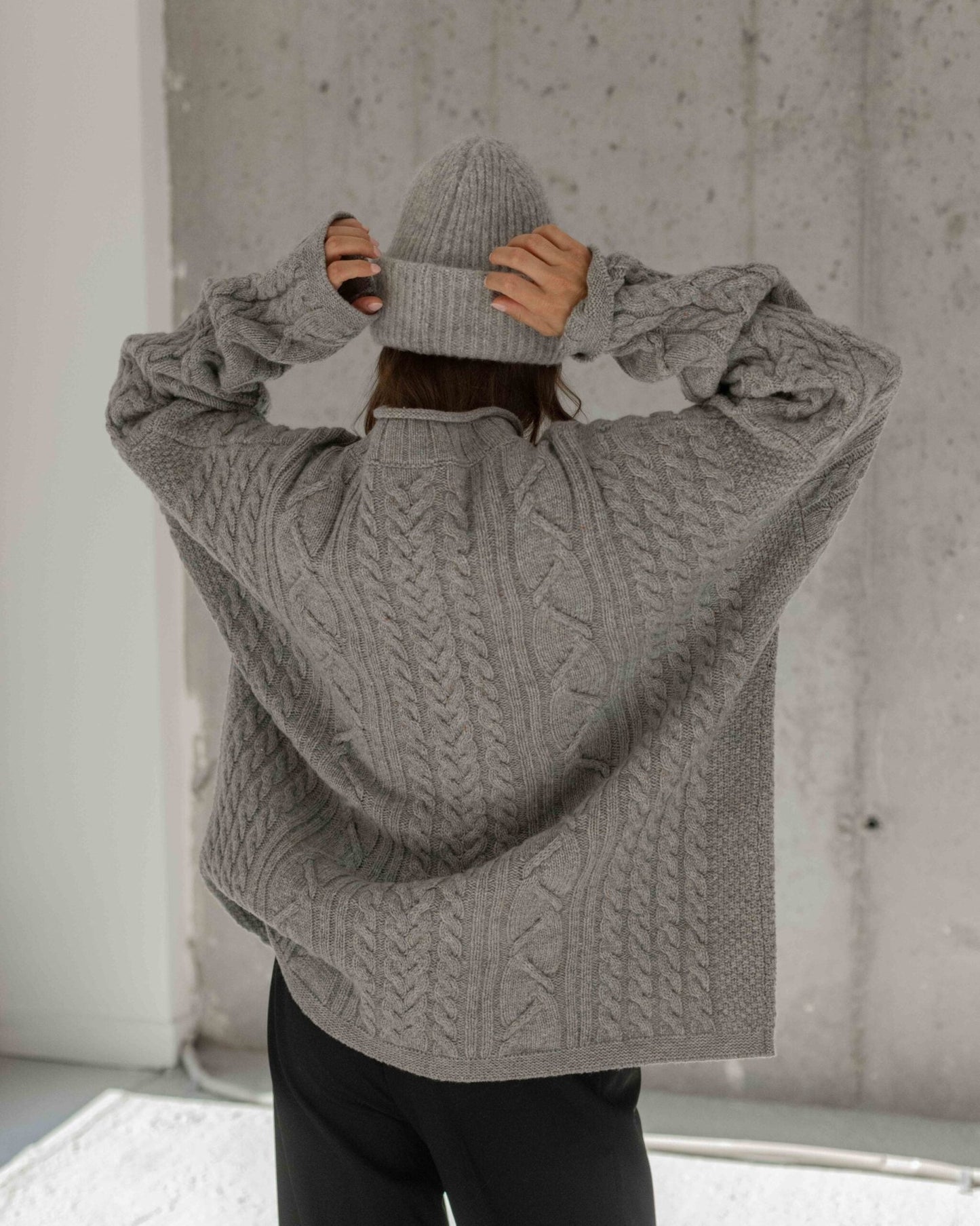 Pullover JO - by Aylin Koenig