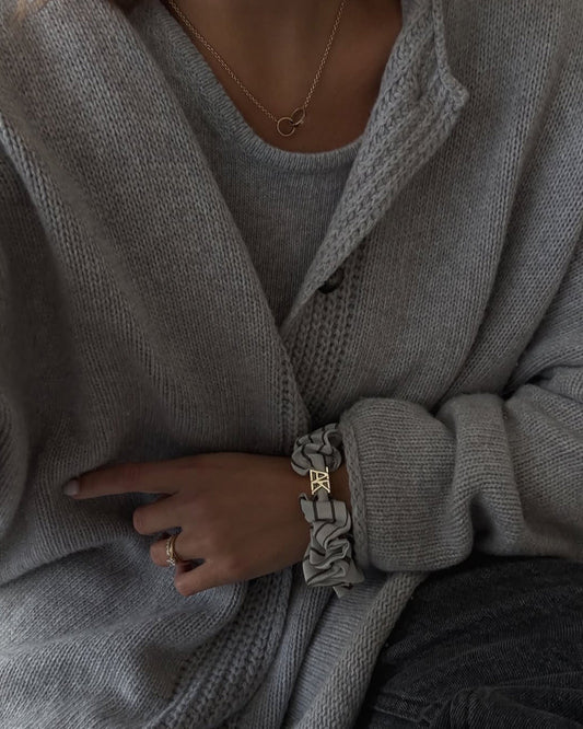 Scrunchie PONY - by Aylin Koenig