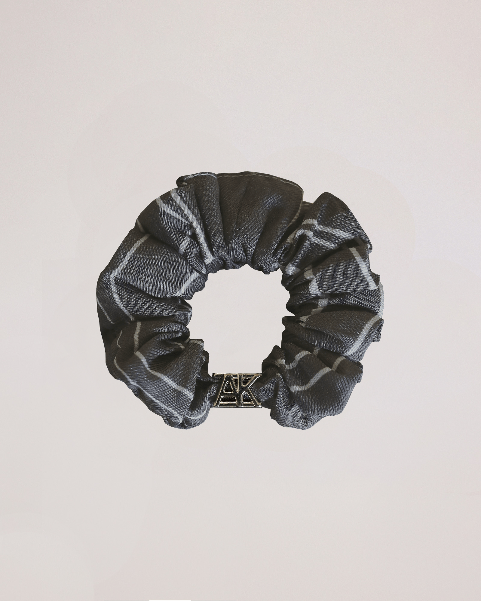 Scrunchie PONY - by Aylin Koenig