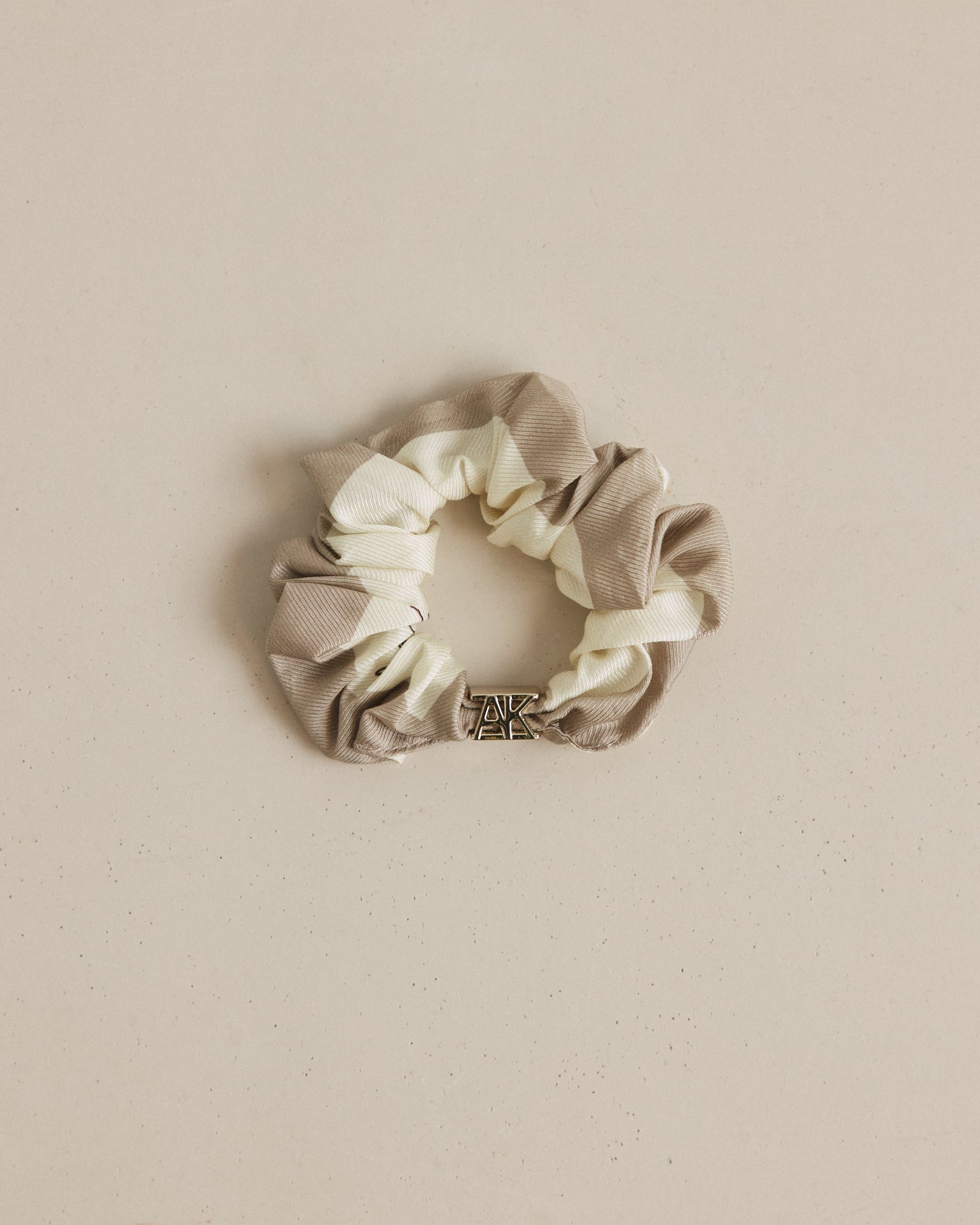 Scrunchie PONY - by Aylin Koenig