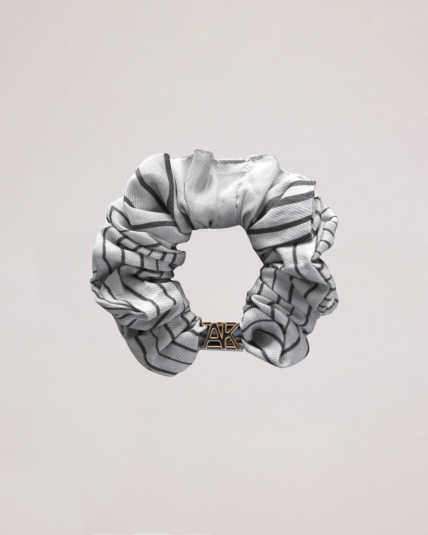 Scrunchie PONY - by Aylin Koenig