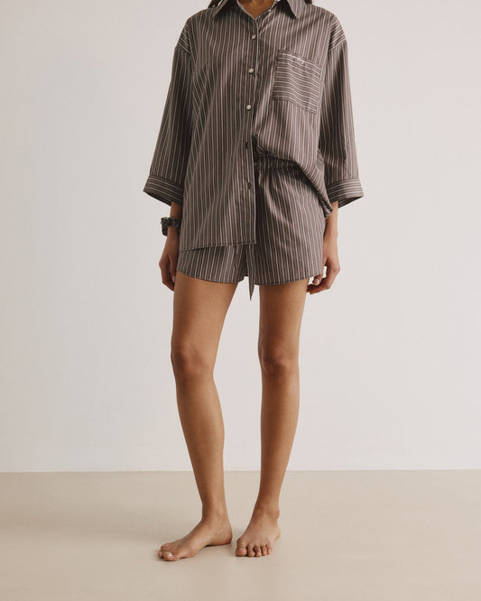 Shorts AVI - by Aylin Koenig