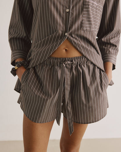 Shorts AVI - by Aylin Koenig