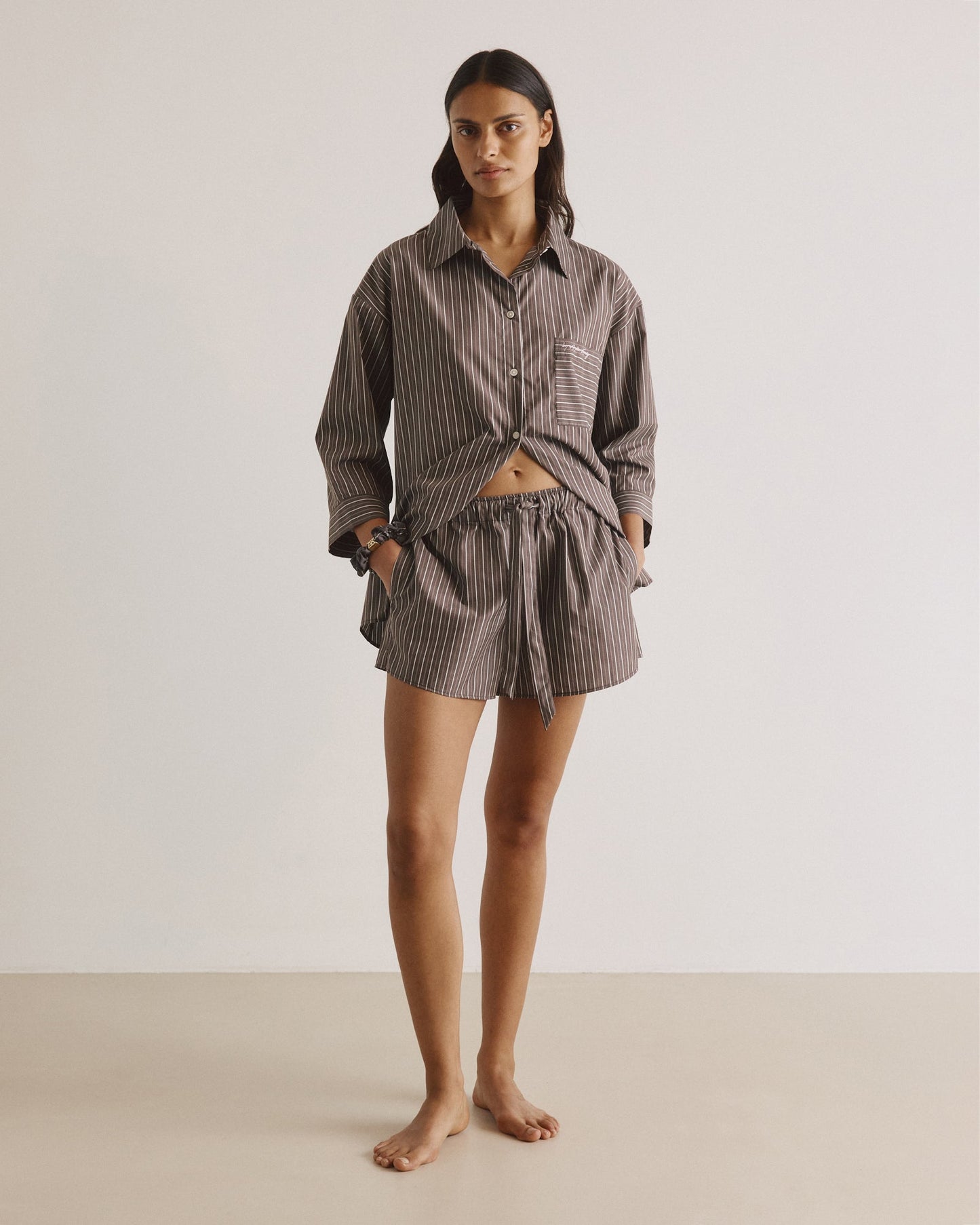 Shorts AVI - by Aylin Koenig