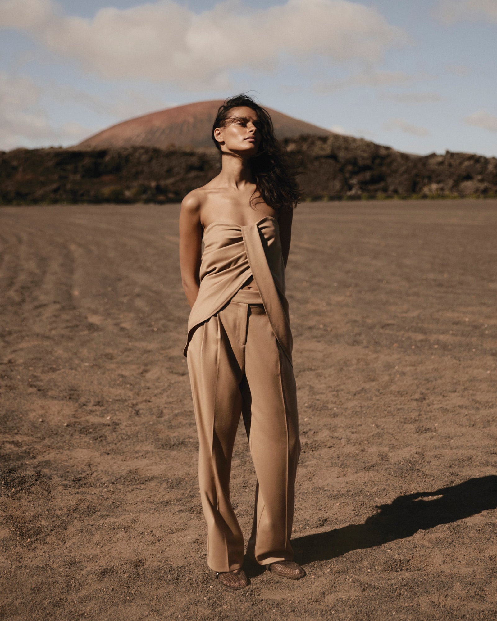 Top FLO - by Aylin Koenig