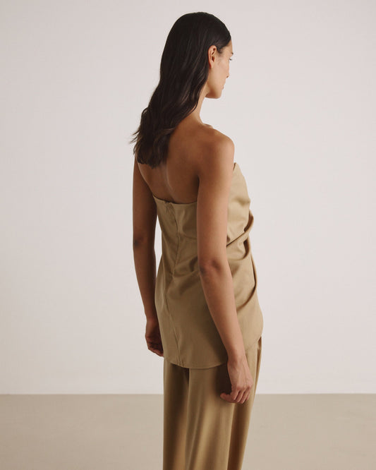 Top FLO - by Aylin Koenig