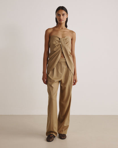 Top FLO - by Aylin Koenig